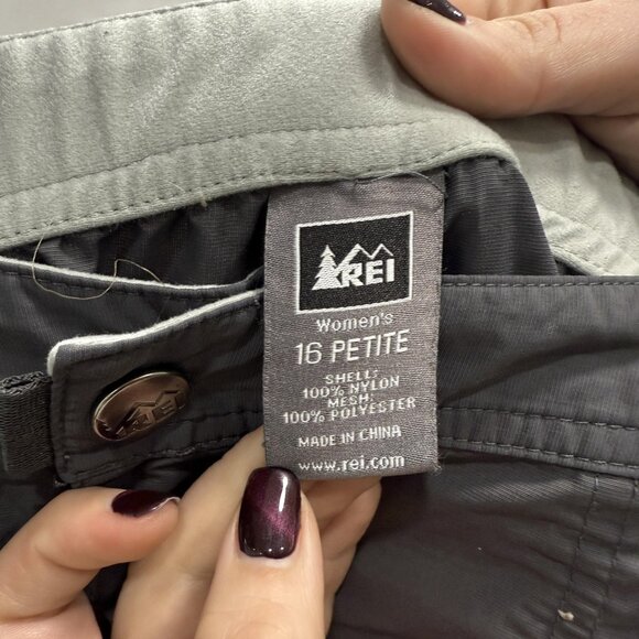 REI Pants Womens 16 Petite Gray Convertible Zip Off Cargo Hiking Nylon Quick Dry - Picture 2 of 15